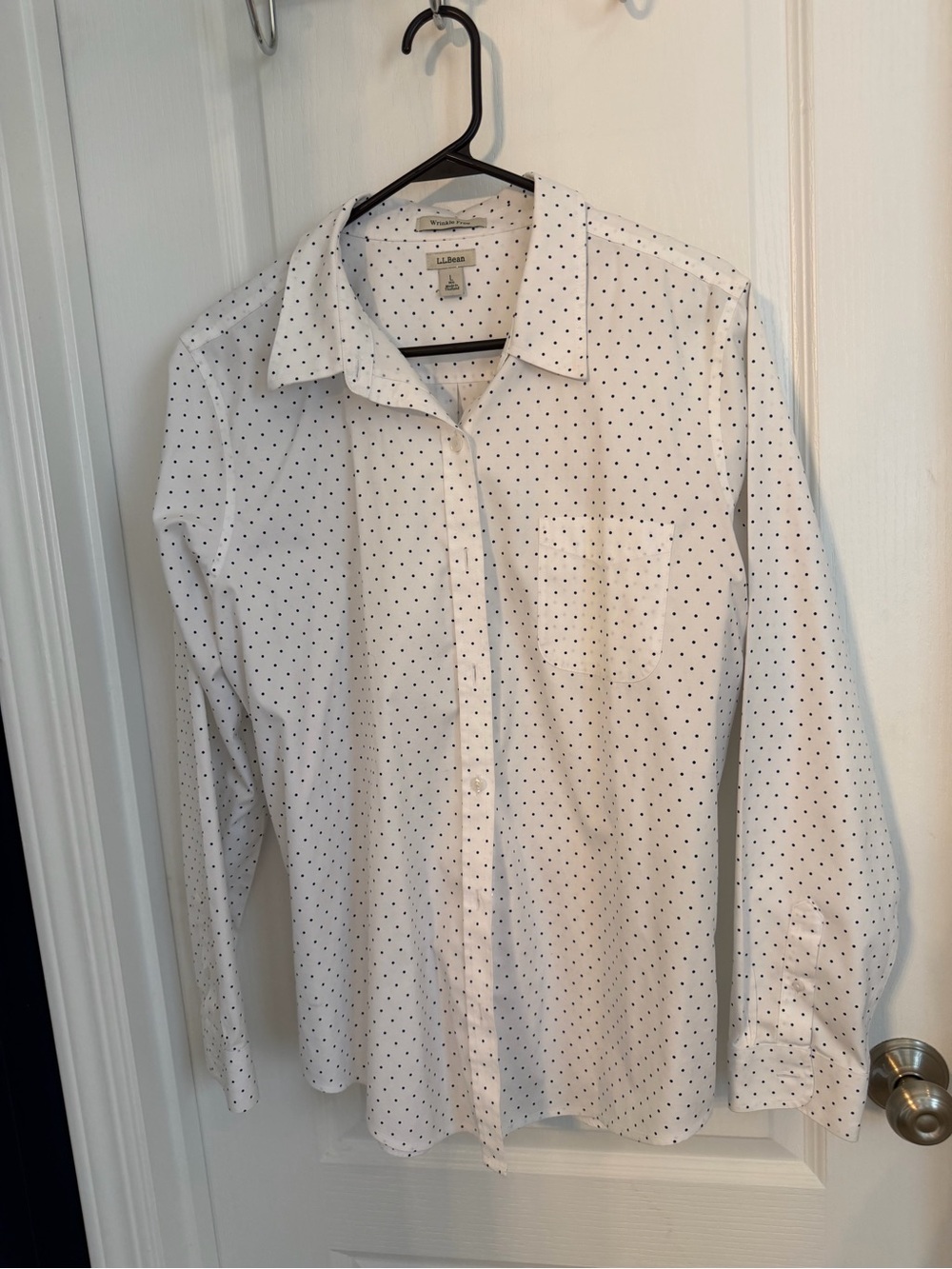 Women's LL Bean White Polka Dot Wrinkle Free Button-Up Shirt